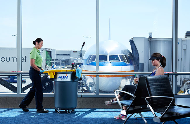 sprzatanie lotniska praca Szwajcaria 2025