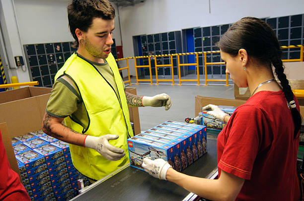 pakowanie zabawek praca 2026